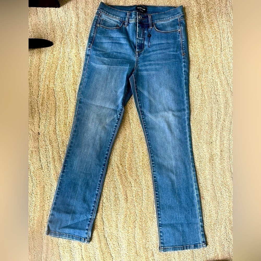 Stand Out in Style with New Bebe Size 28 Women's Jeans